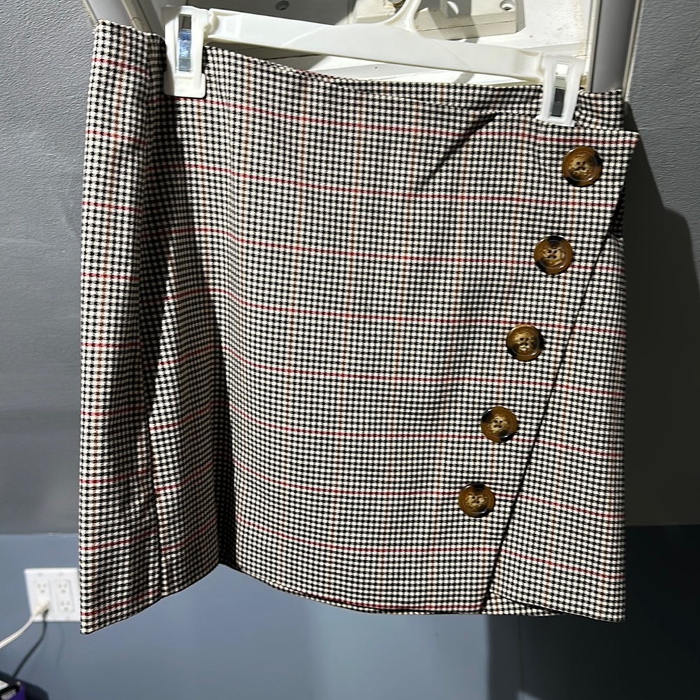 Short skirt